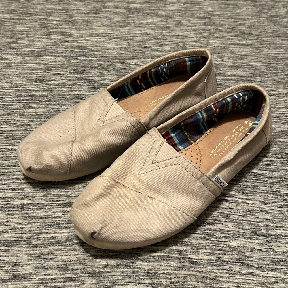 Toms Light Grey Slip Ons Size 6.5 Ladies